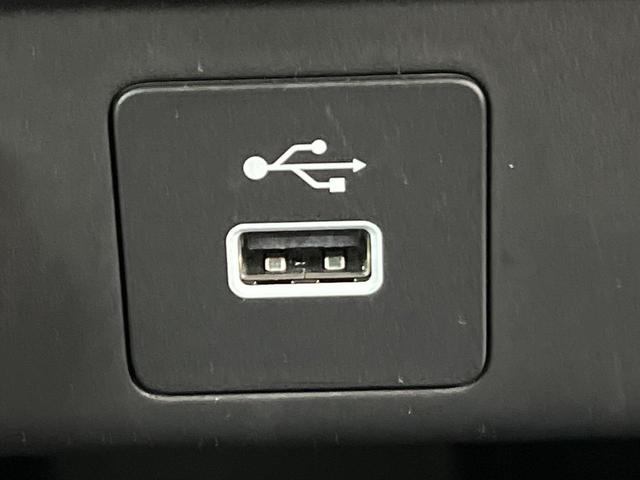 フリード エアー　両側電動ドア　純正ディスプレイオーディオ　バックカメラ　衝突被害軽減システム　レーダークルーズ　禁煙車　コーナーセンサー　スマートキー　ＬＥＤヘッド　オートハイビーム　車線逸脱警報　オートライト（43枚目）