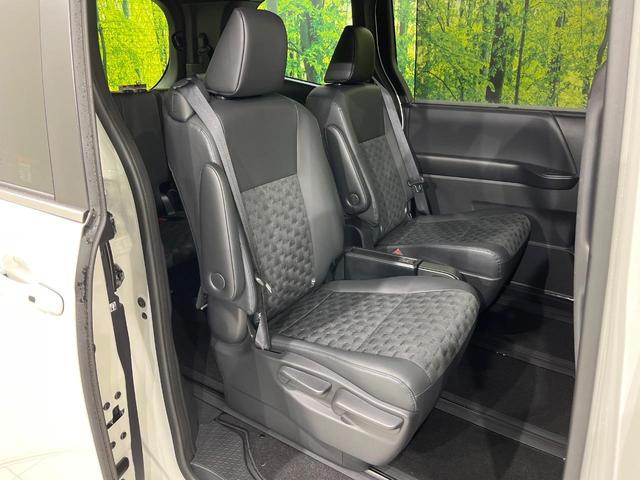 ヴォクシー ハイブリッドＳ－Ｚ　両側電動ドア　全周囲カメラ　純正１０．５インチナビ　衝突被害軽減システム　レーダークルーズ　禁煙車　ハーフレザーシート　ドラレコ　コーナーセンサー　スマートキー　ＬＥＤヘッド　ＥＴＣ２．０（9枚目）