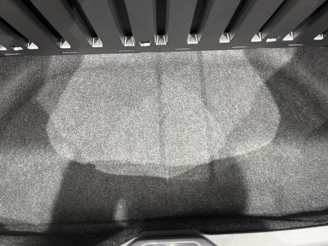 ヴォクシー ハイブリッドＳ－Ｚ　両側電動ドア　全周囲カメラ　純正１０．５インチナビ　衝突被害軽減システム　レーダークルーズ　禁煙車　ハーフレザーシート　ドラレコ　コーナーセンサー　スマートキー　ＬＥＤヘッド　ＥＴＣ２．０（32枚目）