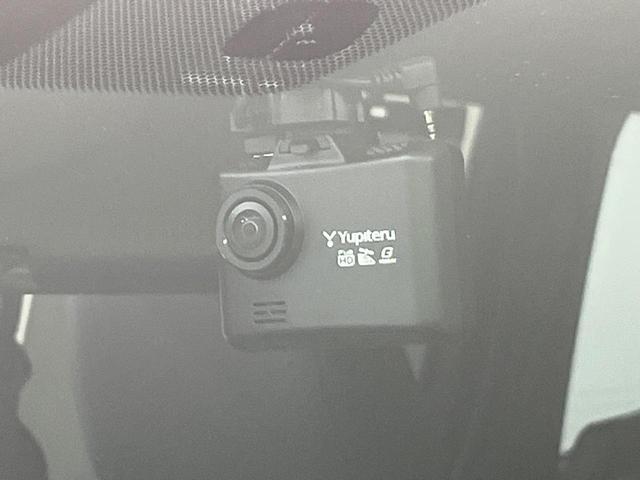 ヴォクシー ハイブリッドＳ－Ｚ　両側電動ドア　全周囲カメラ　純正１０．５インチナビ　衝突被害軽減システム　レーダークルーズ　禁煙車　ハーフレザーシート　ドラレコ　コーナーセンサー　スマートキー　ＬＥＤヘッド　ＥＴＣ２．０（63枚目）