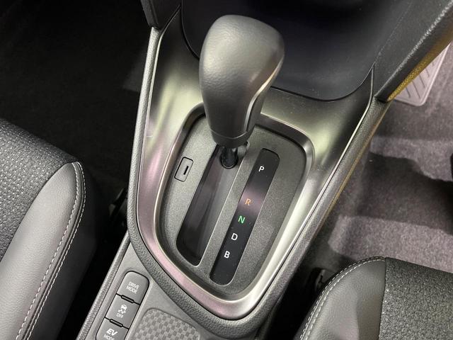 ヤリスクロス ハイブリッドＺ　トヨタセーフティセンス　純正８インチナビ　アラウンドビューモニター　Ｂｌｕｅｔｏｏｔｈ再生　フルセグＴＶ　ＥＴＣ　禁煙車　ＬＥＤヘッドライト　ブラインドスポットモニター　クリアランスソナー（40枚目）