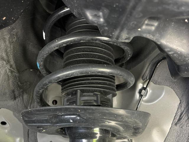 ヤリスクロス ハイブリッドＺ　トヨタセーフティセンス　純正８インチナビ　アラウンドビューモニター　Ｂｌｕｅｔｏｏｔｈ再生　フルセグＴＶ　ＥＴＣ　禁煙車　ＬＥＤヘッドライト　ブラインドスポットモニター　クリアランスソナー（57枚目）