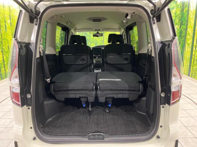 セレナ ｅ－パワー　ハイウェイスターＶ　インテリジェントエマージェンシーブレーキ　両側パワースライドドア　純正９インチナビ　禁煙車　アラウンドビューモニター　Ｂｌｕｅｔｏｏｔｈ再生　ドライブレコーダー　フルセグＴＶ　デジタルインナーミラー（11枚目）