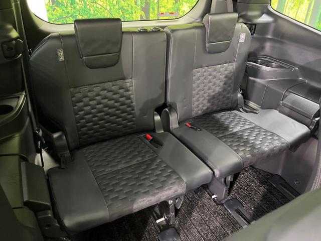 ヴォクシー ハイブリッドＳ－Ｚ　トヨタセーフティセンス　両側パワースライドドア　純正８インチディスプレイオーディオ　Ｂｌｕｅｔｏｏｔｈ再生　バックカメラ　フルセグＴＶ　レーダークルーズ　デュアルオートエアコン　禁煙車（10枚目）