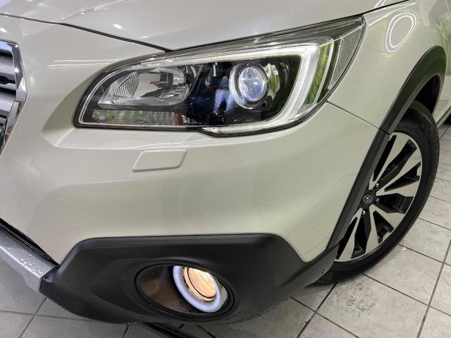 レガシィアウトバック リミテッド　４ＷＤ　純正ＳＤナビ　バックカメラ　後席モニター　衝突被害軽減システム　レーダークルーズ　禁煙車　電動リアゲート　レザーシート　スマートキー　ＬＥＤヘッド　ビルトインＥＴＣ　純正１８インチアルミ（12枚目）