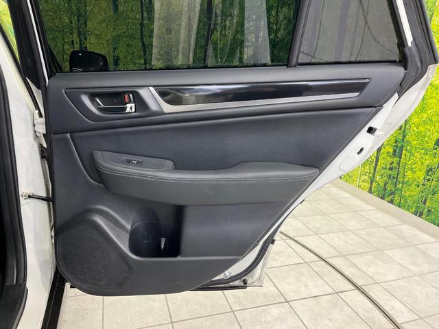 レガシィアウトバック リミテッド　４ＷＤ　純正ＳＤナビ　バックカメラ　後席モニター　衝突被害軽減システム　レーダークルーズ　禁煙車　電動リアゲート　レザーシート　スマートキー　ＬＥＤヘッド　ビルトインＥＴＣ　純正１８インチアルミ（22枚目）