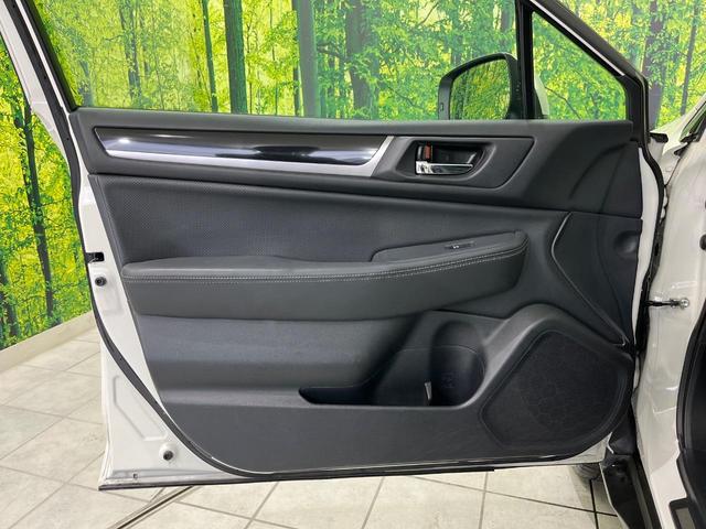 レガシィアウトバック リミテッド　４ＷＤ　純正ＳＤナビ　バックカメラ　後席モニター　衝突被害軽減システム　レーダークルーズ　禁煙車　電動リアゲート　レザーシート　スマートキー　ＬＥＤヘッド　ビルトインＥＴＣ　純正１８インチアルミ（30枚目）