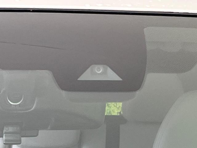 エクストレイル モード・プレミア　ハイコントラストインテリア　４ＷＤ　全周囲カメラ　禁煙車　電動リアゲート　レザーシート　全席シートヒーター　コーナーセンサー　スマートキー　ＬＥＤヘッド　ビルトインＥＴＣ　オートライト　デュアルエアコン　Ｂｌｕｅｔｏｏｔｈ（5枚目）