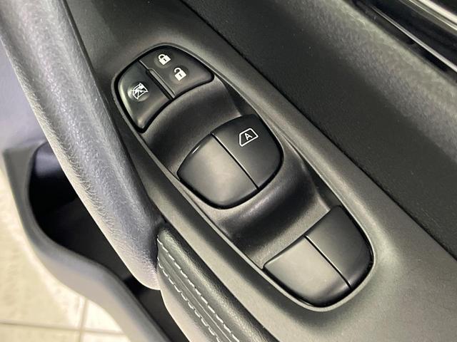 エクストレイル モード・プレミア　ハイコントラストインテリア　４ＷＤ　全周囲カメラ　禁煙車　電動リアゲート　レザーシート　全席シートヒーター　コーナーセンサー　スマートキー　ＬＥＤヘッド　ビルトインＥＴＣ　オートライト　デュアルエアコン　Ｂｌｕｅｔｏｏｔｈ（31枚目）