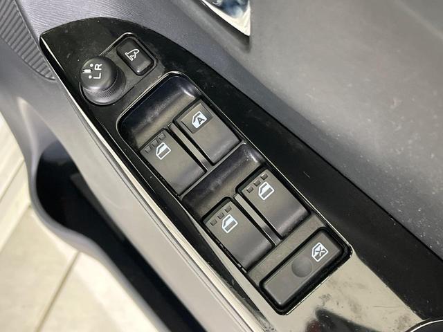 タント カスタムＲＳ　ＳＡ　衝突軽減ブレーキ　両側パワースライドドア　ナビ　フルセグＴＶ　ＥＴＣ　禁煙車　ＬＥＤヘッドライト　フロントフォグ　スマートキー　オートエアコン　オートライト　純正１５インチアルミホイール（31枚目）