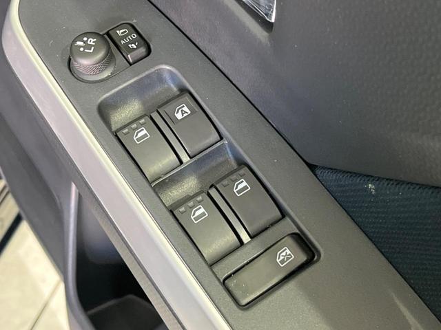 ルーミー カスタムＧ　両側電動ドア　ＳＤナビ　全周囲カメラ　衝突被害軽減システム　レーダークルーズ　禁煙車　コーナーセンサー　スマートキー　ＬＥＤヘッド　純正１４インチアルミ　オートライト　Ｂｌｕｅｔｏｏｔｈ　ＣＤ（33枚目）