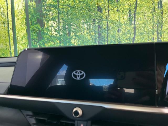 クラウンクロスオーバー Ｇアドバンスド・レザーパッケージ　４ＷＤ　純正１２．５インチＤＡ　全周囲カメラ　衝突被害軽減システム　レーダークルーズ　禁煙車　電動リアゲート　レザーシート　前席シートエアコン　パワーシート　ドラレコ　コーナーセンサー　スマートキー（3枚目）