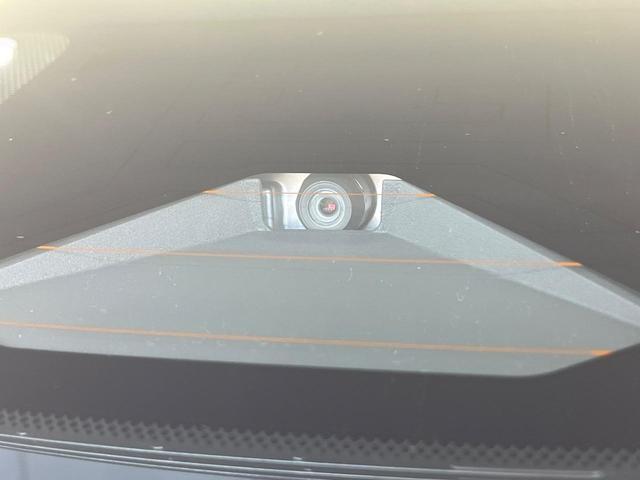 クラウンクロスオーバー Ｇアドバンスド・レザーパッケージ　４ＷＤ　純正１２．５インチＤＡ　全周囲カメラ　衝突被害軽減システム　レーダークルーズ　禁煙車　電動リアゲート　レザーシート　前席シートエアコン　パワーシート　ドラレコ　コーナーセンサー　スマートキー（6枚目）