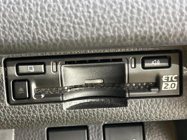 クラウンクロスオーバー Ｇアドバンスド・レザーパッケージ　４ＷＤ　純正１２．５インチＤＡ　全周囲カメラ　衝突被害軽減システム　レーダークルーズ　禁煙車　電動リアゲート　レザーシート　前席シートエアコン　パワーシート　ドラレコ　コーナーセンサー　スマートキー（7枚目）