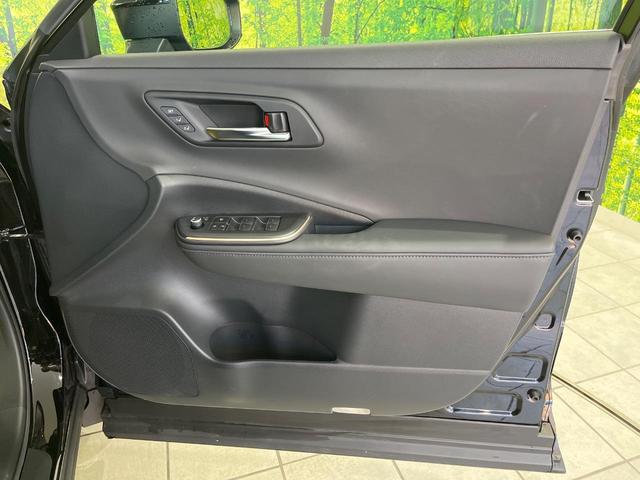 クラウンクロスオーバー Ｇアドバンスド・レザーパッケージ　４ＷＤ　純正１２．５インチＤＡ　全周囲カメラ　衝突被害軽減システム　レーダークルーズ　禁煙車　電動リアゲート　レザーシート　前席シートエアコン　パワーシート　ドラレコ　コーナーセンサー　スマートキー（21枚目）