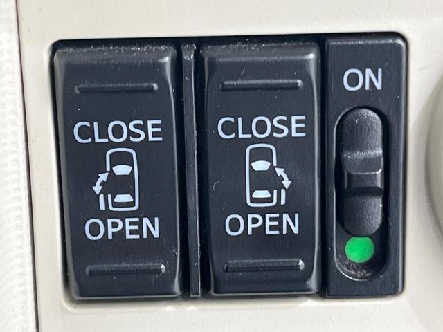 ムーヴキャンバス Xブラックインテリアリミテッド SAIII 4WD スマートアシスト 両側パワースライドドア 全周囲カメラ SDナビ Bluetooth再生 ドライブレコーダー フルセグTV ETC 禁煙車 LEDヘッドライト フロントフォグ スマートキー(4枚目)