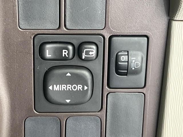 パッソ プラスハナ 4WD ナビ 禁煙車 Bluetooth再生 フルセグTV 電動格納ミラー フロントフォグ ドアバイザー プライバシーガラス 衝突安全ボディ オートエアコン パワーウィンドウ パワーステアリング(7枚目)