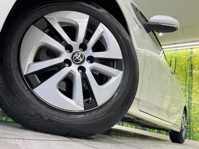 プリウス A 純正SDナビ バックカメラ 衝突被害軽減システム レーダークルーズ 禁煙車 パワーシート ドラレコ コーナーセンサー スマートキー LEDヘッド ビルトインETC 純正15インチアルミ 車線逸脱警報(13枚目)