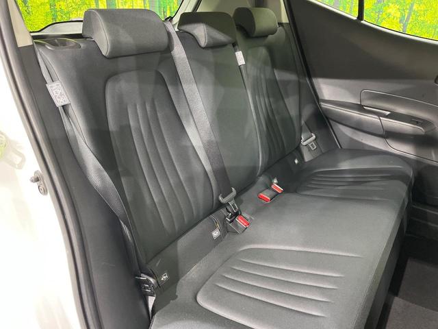 アクア Ｘ　純正ナビ　バックカメラ　衝突被害軽減システム　レーダークルーズ　禁煙車　ドラレコ　コーナーセンサー　スマートキー　ＬＥＤヘッド　ビルトインＥＴＣ　オートハイビーム　車線逸脱警報　オートライト（8枚目）