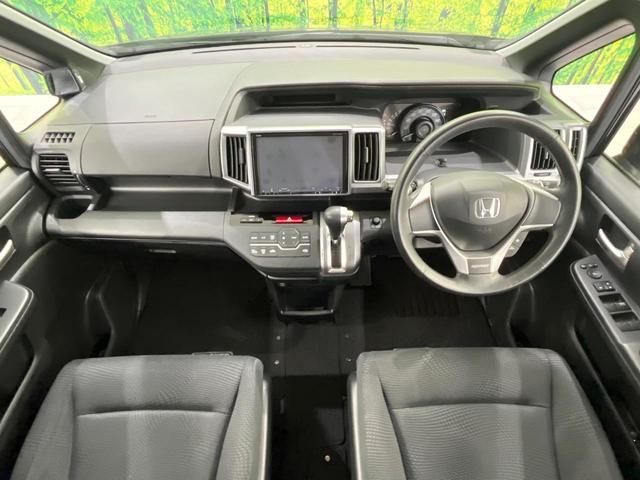 ステップワゴンスパーダ Ｓ　４ＷＤ　両側電動ドア　純正ＳＤナビ　バックカメラ　ＨＩＤヘッド　純正１６インチアルミ　オートエアコン　ＣＤ　ＤＶＤ再生　地デジ（2枚目）