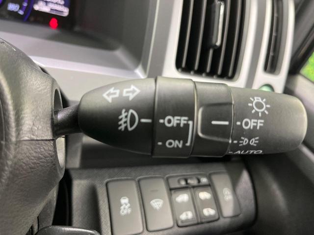 ステップワゴンスパーダ Ｓ　４ＷＤ　両側電動ドア　純正ＳＤナビ　バックカメラ　ＨＩＤヘッド　純正１６インチアルミ　オートエアコン　ＣＤ　ＤＶＤ再生　地デジ（27枚目）