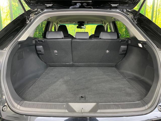 ハリアー Ｓ　４ＷＤ　純正ディスプレイオーディオ　バックカメラ　衝突被害軽減システム　レーダークルーズ　禁煙車　コーナーセンサー　スマートキー　ＬＥＤヘッド　ＥＴＣ２．０　純正１７インチアルミ　オートハイビーム（10枚目）