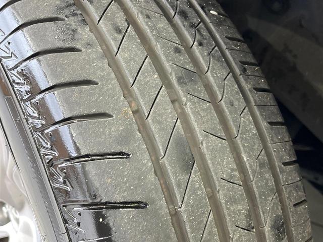 ハリアー Ｓ　４ＷＤ　純正ディスプレイオーディオ　バックカメラ　衝突被害軽減システム　レーダークルーズ　禁煙車　コーナーセンサー　スマートキー　ＬＥＤヘッド　ＥＴＣ２．０　純正１７インチアルミ　オートハイビーム（22枚目）