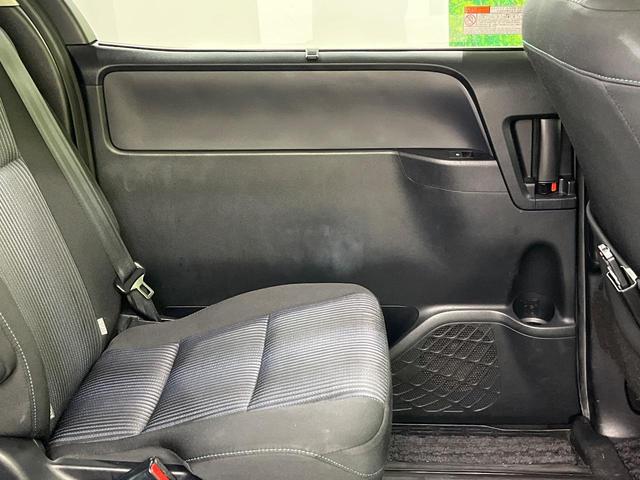 ヴォクシー ＺＳ　両側電動ドア　純正９インチナビ　後席モニター　バックカメラ　禁煙車　スマートキー　ＬＥＤヘッド　ビルトインＥＴＣ　純正１６インチアルミ　オートライト　デュアルエアコン　Ｂｌｕｅｔｏｏｔｈ（33枚目）