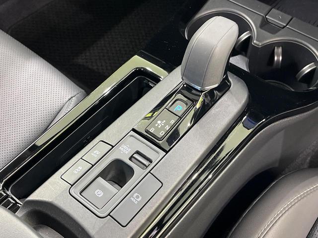 プリウス Ｚ　１２．３インチディスプレイオーディオ　ガラスルーフ　全周囲カメラ　衝突軽減装置　レーダークルーズ　禁煙車　電動リアゲート　前席シートヒーター　パワーシート　コーナーセンサー　ＬＥＤヘッド　ＥＴＣ２．０（38枚目）