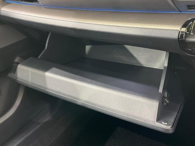 プリウス Ｚ　１２．３インチディスプレイオーディオ　ガラスルーフ　全周囲カメラ　衝突軽減装置　レーダークルーズ　禁煙車　電動リアゲート　前席シートヒーター　パワーシート　コーナーセンサー　ＬＥＤヘッド　ＥＴＣ２．０（45枚目）