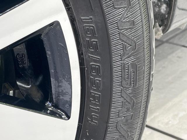 ルーミー カスタムＧ　４ＷＤ　スマートアシスト　両側パワースライドドア　ナビ　Ｂｌｕｅｔｏｏｔｈ再生　バックカメラ　フルセグＴＶ　ＥＴＣ　ＬＥＤヘッドライト　フロントフォグ　禁煙車　オートエアコン　純正１５インチＡＷ（21枚目）