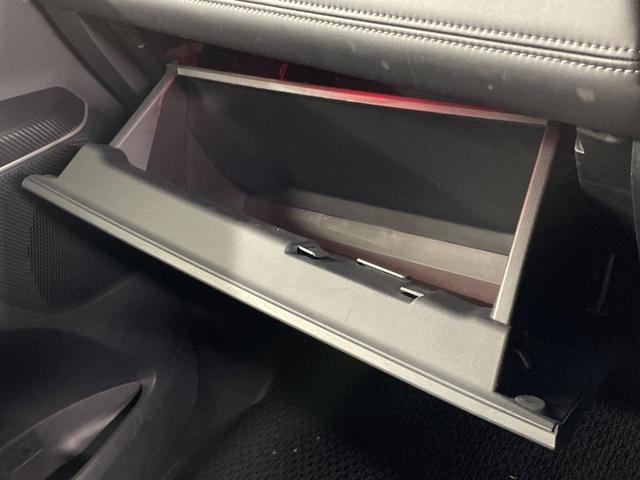 デリカＤ：５ Ｐ　サイドステップレス　４ＷＤ　純正１０．１インチナビ　両側パワースライドドア　ｅ－アシスト　Ｂｌｕｅｔｏｏｔｈ　ドライブレコーダー　ＥＴＣ　バックカメラ　禁煙車　パワーシート　ＬＥＤヘッドライト（46枚目）