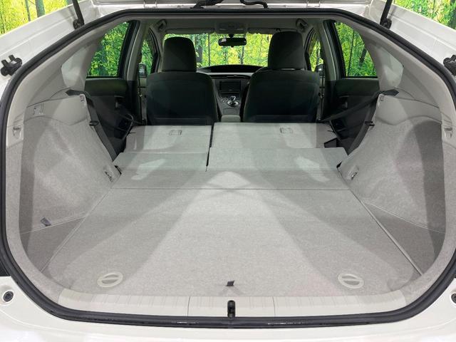 プリウス Ｓ　ＳＤナビ　Ｂｌｕｅｔｏｏｔｈ再生　フルセグＴＶ　ＥＴＣ　バックカメラ　フロントフォグ　ＨＩＤヘッドライト　スマートキー　禁煙車　ドアバイザー　電動格納ミラー　オートエアコン　プライバシーガラス（11枚目）