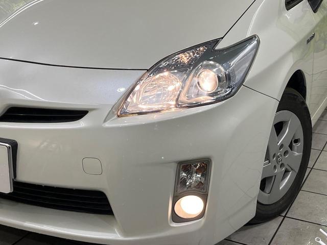 プリウス Ｓ　ＳＤナビ　Ｂｌｕｅｔｏｏｔｈ再生　フルセグＴＶ　ＥＴＣ　バックカメラ　フロントフォグ　ＨＩＤヘッドライト　スマートキー　禁煙車　ドアバイザー　電動格納ミラー　オートエアコン　プライバシーガラス（13枚目）
