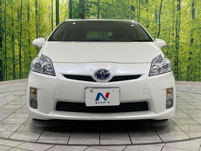 プリウス Ｓ　ＳＤナビ　Ｂｌｕｅｔｏｏｔｈ再生　フルセグＴＶ　ＥＴＣ　バックカメラ　フロントフォグ　ＨＩＤヘッドライト　スマートキー　禁煙車　ドアバイザー　電動格納ミラー　オートエアコン　プライバシーガラス（15枚目）