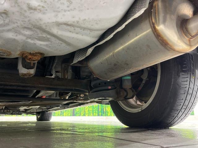 プリウス Ｓ　ＳＤナビ　Ｂｌｕｅｔｏｏｔｈ再生　フルセグＴＶ　ＥＴＣ　バックカメラ　フロントフォグ　ＨＩＤヘッドライト　スマートキー　禁煙車　ドアバイザー　電動格納ミラー　オートエアコン　プライバシーガラス（21枚目）