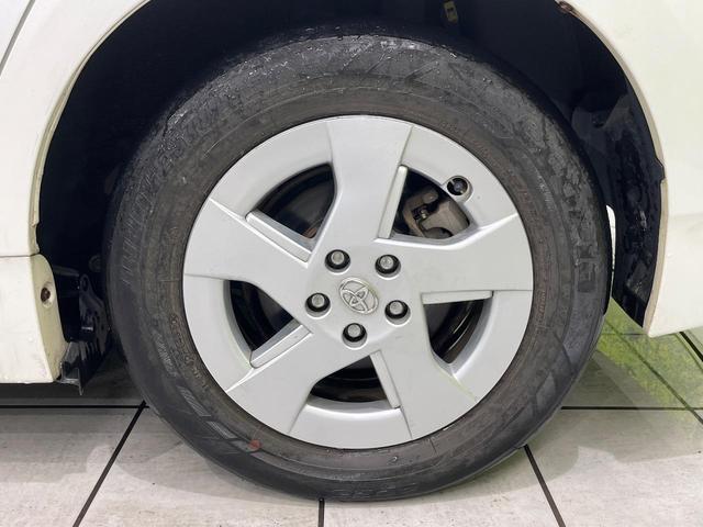 プリウス Ｓ　ＳＤナビ　Ｂｌｕｅｔｏｏｔｈ再生　フルセグＴＶ　ＥＴＣ　バックカメラ　フロントフォグ　ＨＩＤヘッドライト　スマートキー　禁煙車　ドアバイザー　電動格納ミラー　オートエアコン　プライバシーガラス（37枚目）