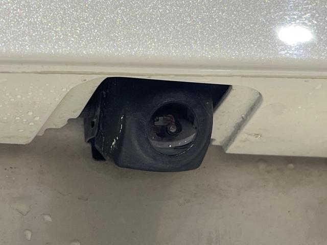 プリウス Ｓ　ＳＤナビ　Ｂｌｕｅｔｏｏｔｈ再生　フルセグＴＶ　ＥＴＣ　バックカメラ　フロントフォグ　ＨＩＤヘッドライト　スマートキー　禁煙車　ドアバイザー　電動格納ミラー　オートエアコン　プライバシーガラス（47枚目）