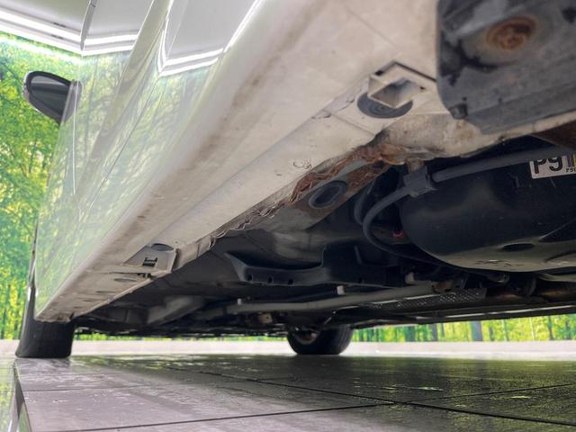 プリウス Ｓ　ＳＤナビ　Ｂｌｕｅｔｏｏｔｈ再生　フルセグＴＶ　ＥＴＣ　バックカメラ　フロントフォグ　ＨＩＤヘッドライト　スマートキー　禁煙車　ドアバイザー　電動格納ミラー　オートエアコン　プライバシーガラス（48枚目）