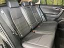 後部座席も気になるようなキズ・汚れやへたり等、大きなダメージはなく、良好な状態です。