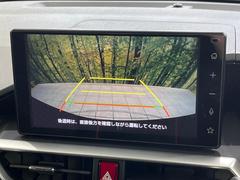 【バックカメラ】駐車時に後方がリアルタイム映像で確認できます。大型商業施設や立体駐車場での駐車時や、夜間のバック時に大活躍！運転スキルに関わらず、今や必須となった装備のひとつです！ 6