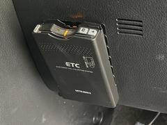 【ＥＴＣ】高速道路の料金所をストレスなく通過！話題のスポットやサービスエリアに多い「スマートIntercooler」利用時は必須のアイテムです。当店でセットアップを実施、ご納車当日からすぐにご利用いただけます！ 4