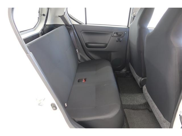 【後部座席】乗り心地良好です♪もちろんクリーニング済みですので清潔感があり気持ち良く乗っていただけます。