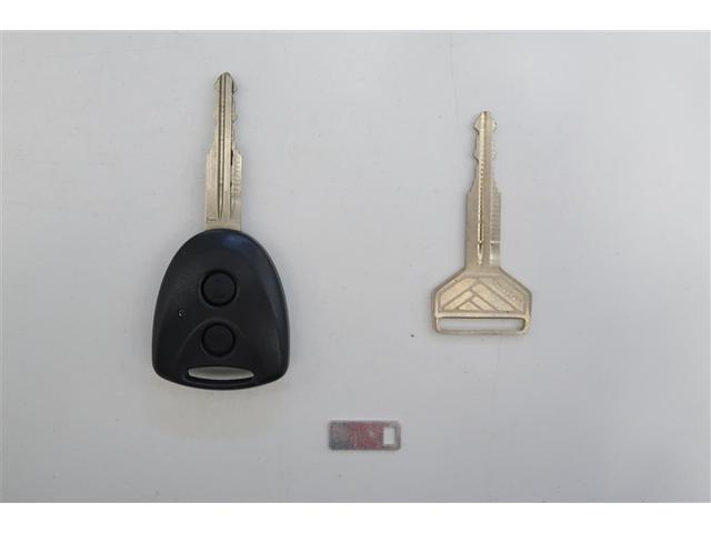 【キーレスエントリー】キーにドアのロック・アンロックボタンが付いてます。