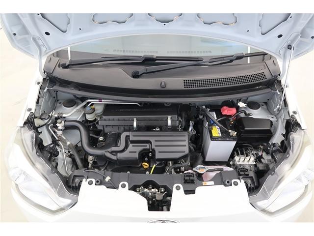 【まるまるクリーニング】エンジンルームもしっかり洗浄・艶出しいたします。見栄えだけでなく、整備のしやすさも向上しますので購入後のコンディション維持にも貢献します。