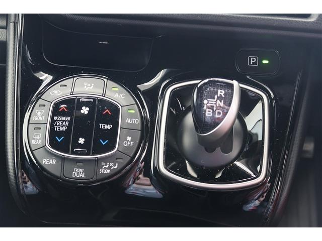 ノア ハイブリッドＳｉ　ダブルバイビーＩＩＩ　フルセグ　メモリーナビ　ＤＶＤ再生　後席モニター　バックカメラ　衝突被害軽減システム　ＥＴＣ　両側電動スライド　ＬＥＤヘッドランプ　乗車定員７人　３列シート（12枚目）