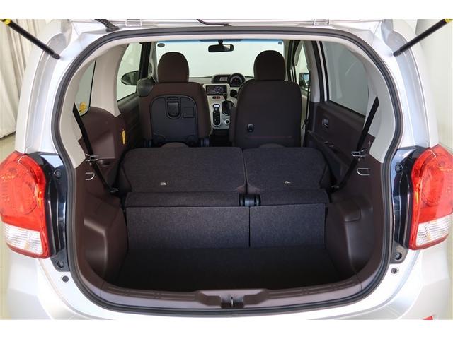 【トランクルーム】後部座席は６：４分割で可倒式ですので、荷室を広げ、趣味の道具もたくさん入りますし、ベビーカー、大きな買い物エコバックも入って便利です♪