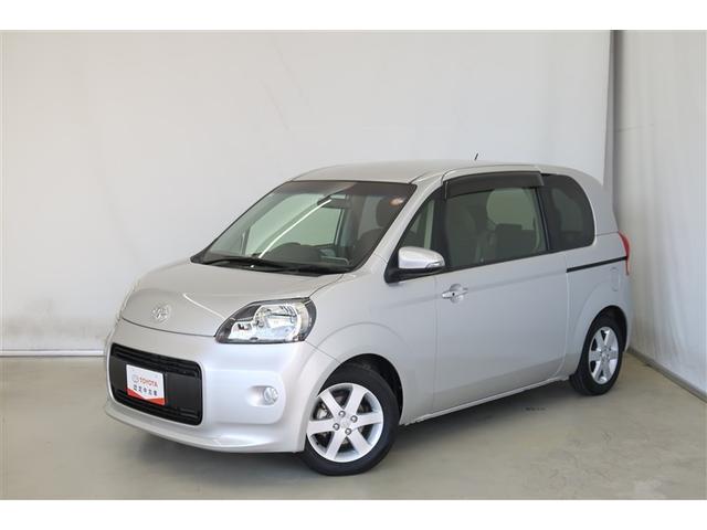 【まるまるクリーニング】外装工程では、ボディの汚れや鉄粉を洗浄し、磨き上げコーティング。タイヤ・ホイール・エンジンルームまで、しっかり洗浄・艶出しいたします。