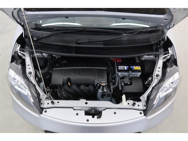 【まるまるクリーニング】エンジンルームもしっかり洗浄・艶出しいたします。見栄えだけでなく、整備のしやすさも向上しますので購入後のコンディション維持にも貢献します。