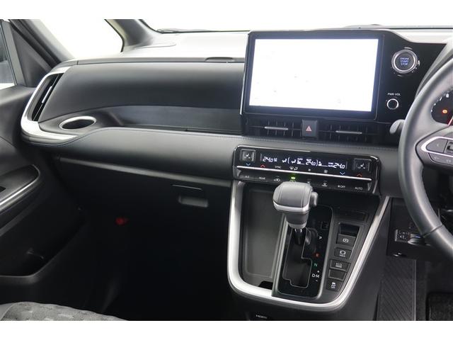 ヴォクシー Ｓ－Ｚ　４ＷＤ　フルセグ　メモリーナビ　ＤＶＤ再生　バックカメラ　衝突被害軽減システム　ＥＴＣ　両側電動スライド　ＬＥＤヘッドランプ　乗車定員７人　３列シート（6枚目）